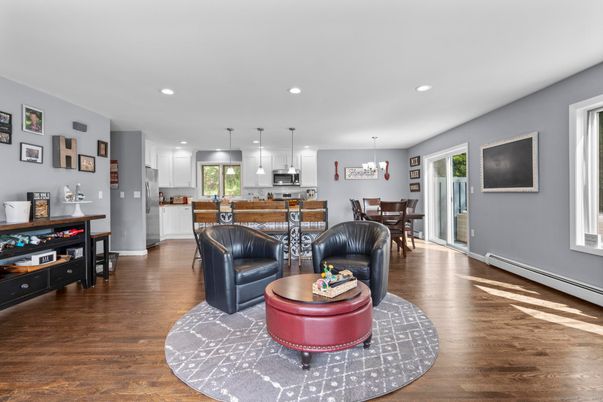 Chandelier, Dining room, Interior, Kitchen, Pendant Lights, Recessed Lighting, Wood Texture Flooring
