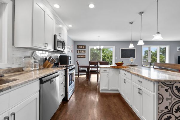 Dining room, Interior, Kitchen, Pendant Lights, Recessed Lighting, Wood Texture Flooring