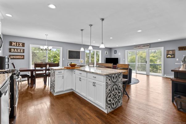 Dining room, Interior, Kitchen, Pendant Lights, Recessed Lighting, Wood Texture Flooring