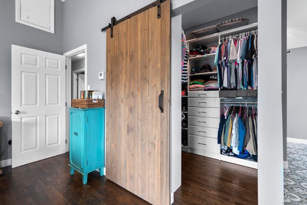 Interior, Walk-in Closets, Wood Texture Flooring