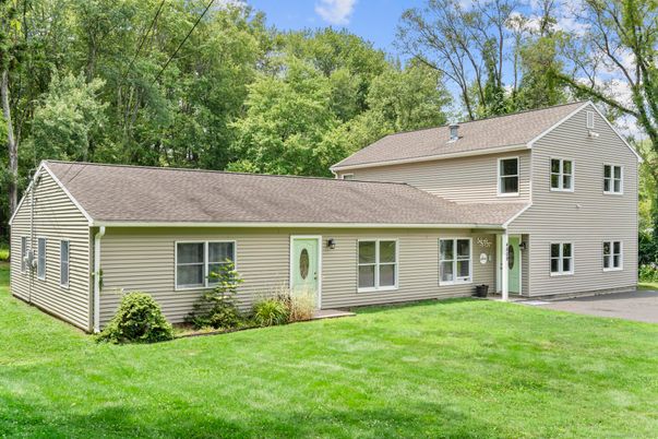 Backyard, Exterior, Facade, Cape Cod