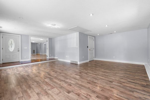 Empty room, Interior, Recessed Lighting, Wood Texture Flooring
