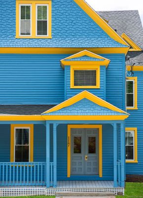 Exterior, Facade, Queen Anne Victorian