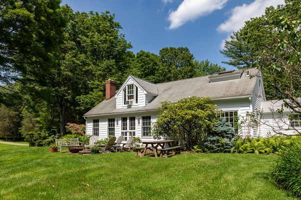 Backyard, Exterior, Facade, Cape Cod