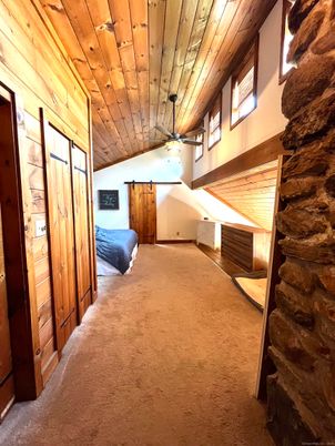 Empty room, Interior, Wooden Ceilings, Wooden Walls
