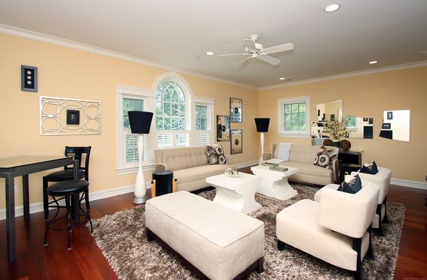 Interior, Living room, Recessed Lighting, Wood Texture Flooring