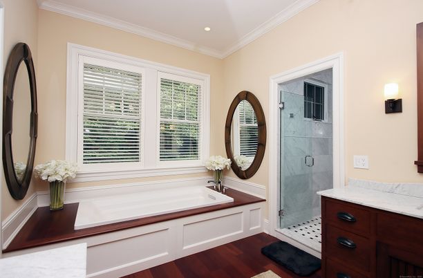 Bathroom, Interior, Recessed Lighting, Wood Texture Flooring
