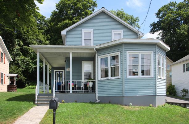 Exterior, Facade, Queen Anne Victorian