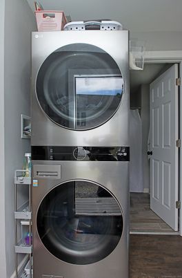 Interior, Utility Closets, Washer, Wood Texture Flooring