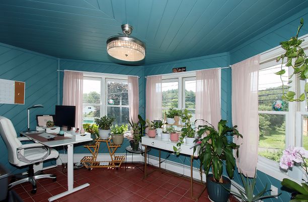 Home Office, Interior