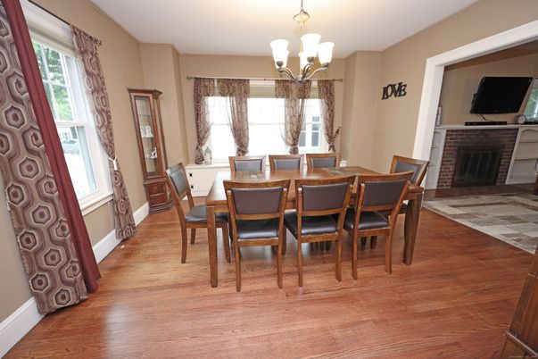 Chandelier, Dining room, Fireplace, Interior, Wood Texture Flooring