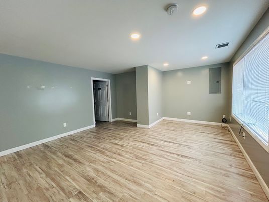 Empty room, Interior, Recessed Lighting, Wood Texture Flooring