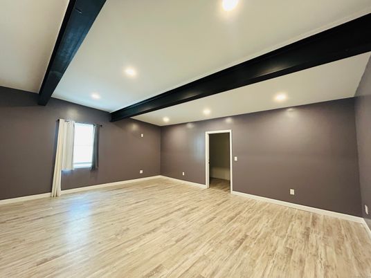 Empty room, Interior, Recessed Lighting, Wood Texture Flooring