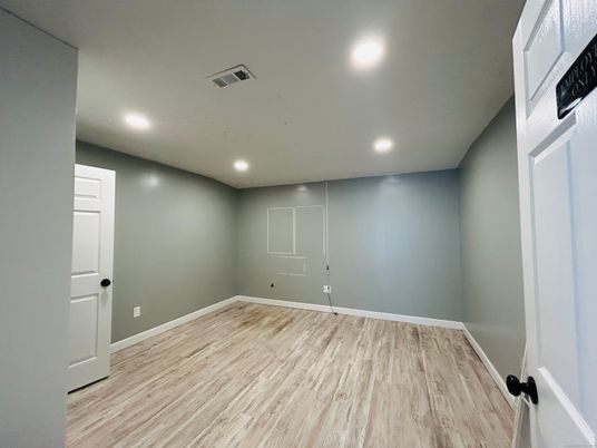 Empty room, Interior, Recessed Lighting, Wood Texture Flooring