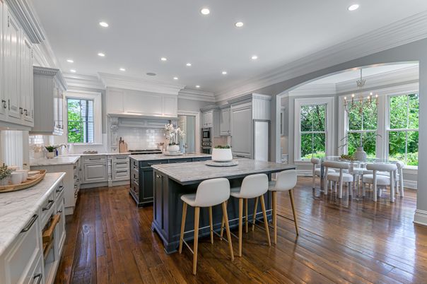 Chandelier, Dining room, Interior, Kitchen, Pendant Lights, Recessed Lighting, Stainless Steel Appliances, Wood Texture Flooring