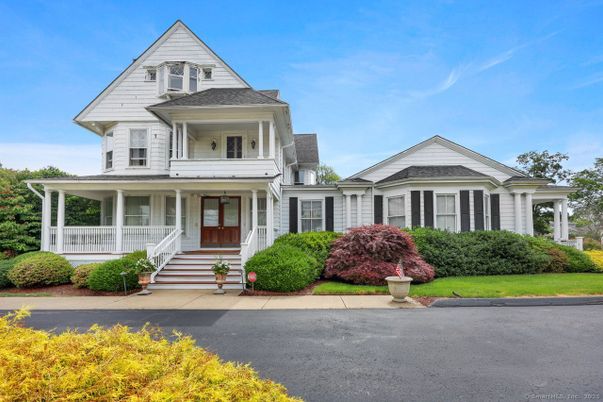Exterior, Facade, Queen Anne Victorian