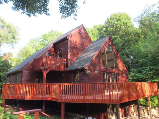 Exterior, Facade, Log Home