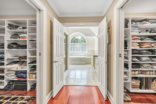 Interior, Walk-in Closets, Wood Texture Flooring
