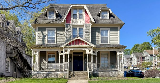 Exterior, Facade, Queen Anne Victorian