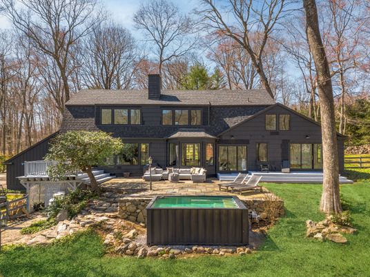 Backyard, Exterior, Facade, Pool, Split Level