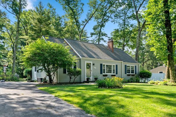 Backyard, Exterior, Facade, Cape Cod