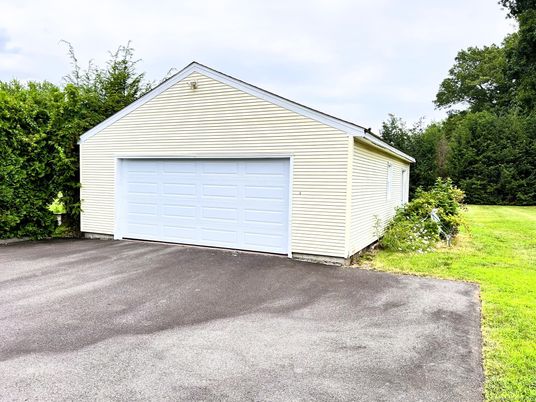 Detached Garage, Exterior