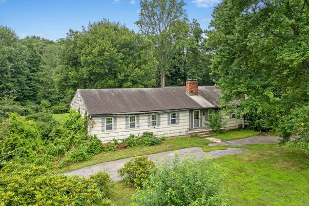 Backyard, Exterior, Facade, Cape Cod