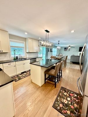 Dining room, Interior, Kitchen, Pendant Lights, Recessed Lighting, Wood Texture Flooring