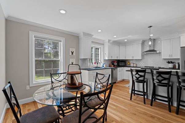 Dining room, Interior, Kitchen, Pendant Lights, Recessed Lighting, Wood Texture Flooring