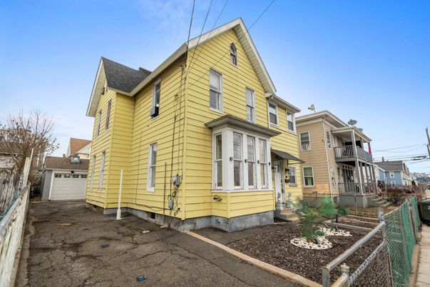 Detached Garage, Exterior