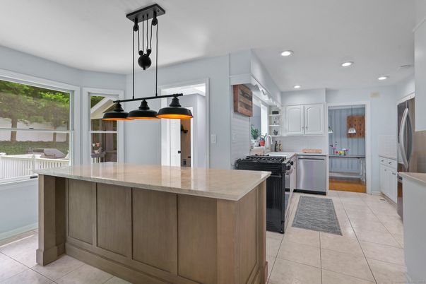 Interior, Kitchen, Pendant Lights, Recessed Lighting, Stainless Steel Appliances