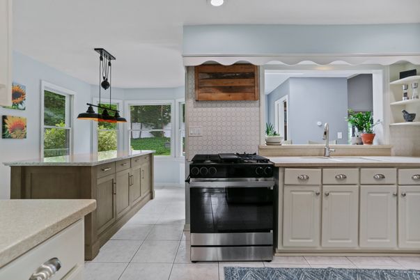 Interior, Kitchen, Pendant Lights, Recessed Lighting, Stainless Steel Appliances