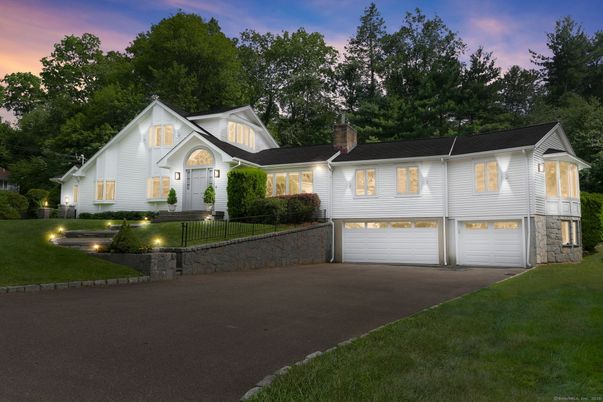Attached, Exterior, Facade, Farmhouse