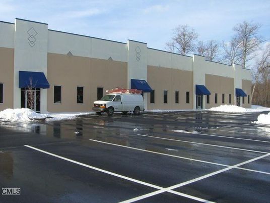 Exterior, Facade, Modern