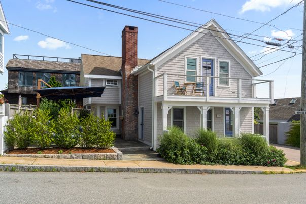 Exterior, Facade, Queen Anne Victorian