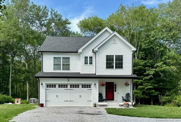 Attached, Exterior, Facade, Farmhouse