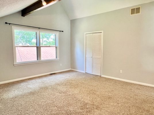 Empty room, Interior, Wooden Beams