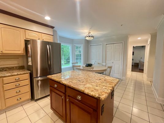 Dining room, Interior, Kitchen, Recessed Lighting, Stainless Steel Appliances