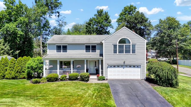 Attached, Exterior, Facade, Raised Ranch