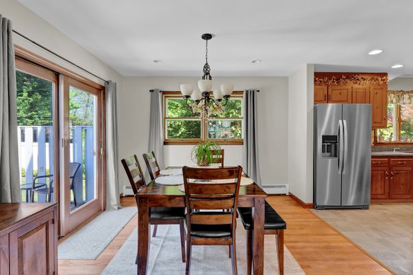 Dining room, Interior, Kitchen, Pendant Lights, Recessed Lighting, Wood Texture Flooring