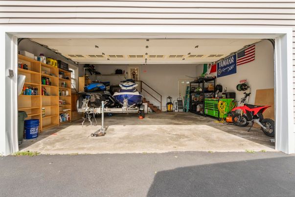 Garage, Interior