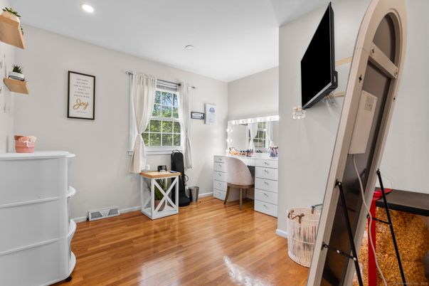 Home Office, Interior, Recessed Lighting, Wood Texture Flooring