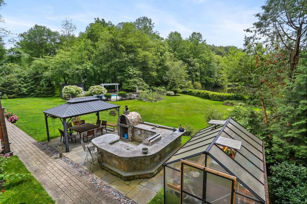 Backyard, Exterior