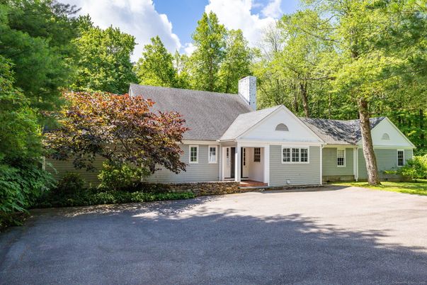 Exterior, Facade, Cape Cod