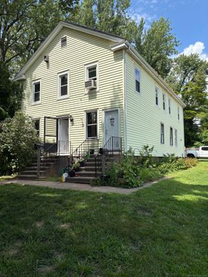 Backyard, Exterior, Facade, Raised Ranch