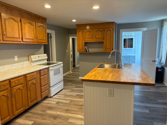 Interior, Kitchen, Recessed Lighting, Wood Texture Flooring