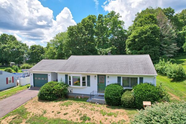 Attached, Exterior, Facade, Cape Cod