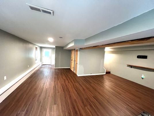 Empty room, Interior, Recessed Lighting, Wood Texture Flooring
