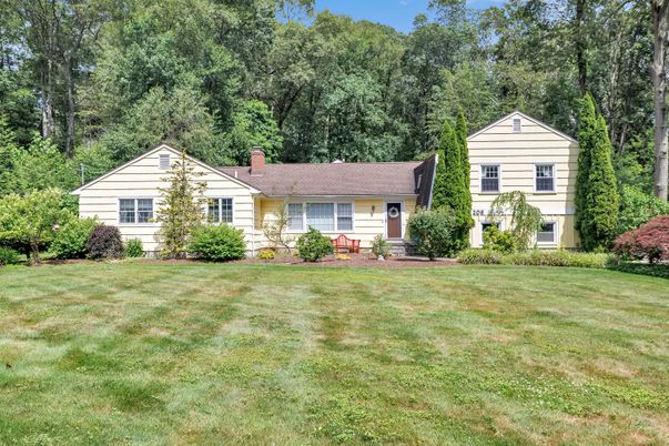 Backyard, Exterior, Facade, Ranch