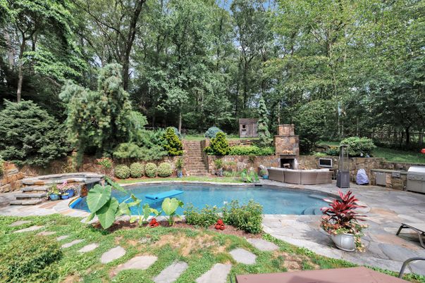 Exterior, Fireplace, Pool